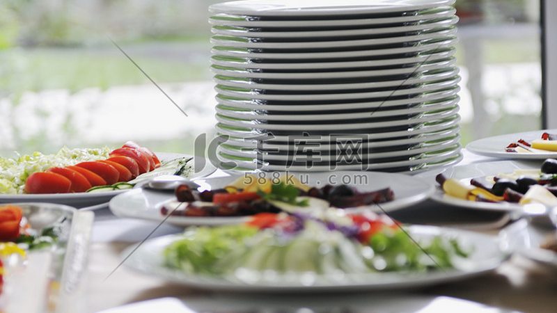 餐饮加盟，如何选择十大品牌？揭秘加盟费用真相**